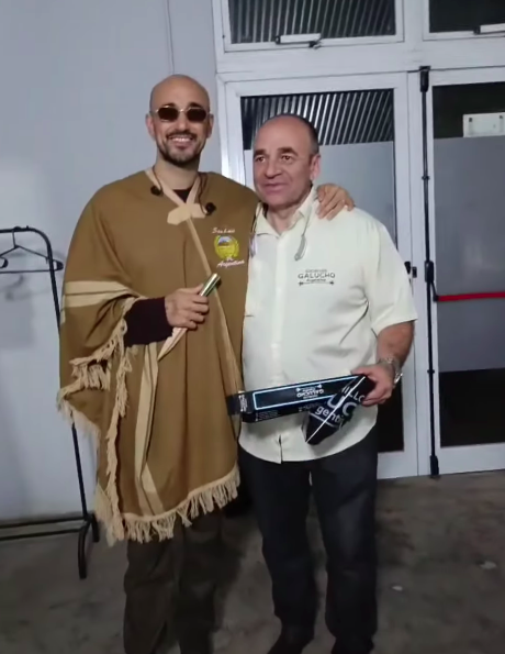 famoso10